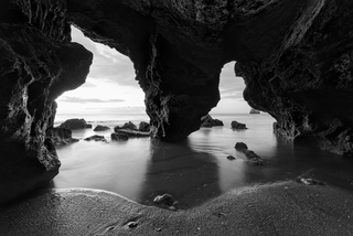 Погляд крізь печеру