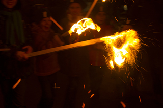 Іскри (смолоскипний марш 1 січня)