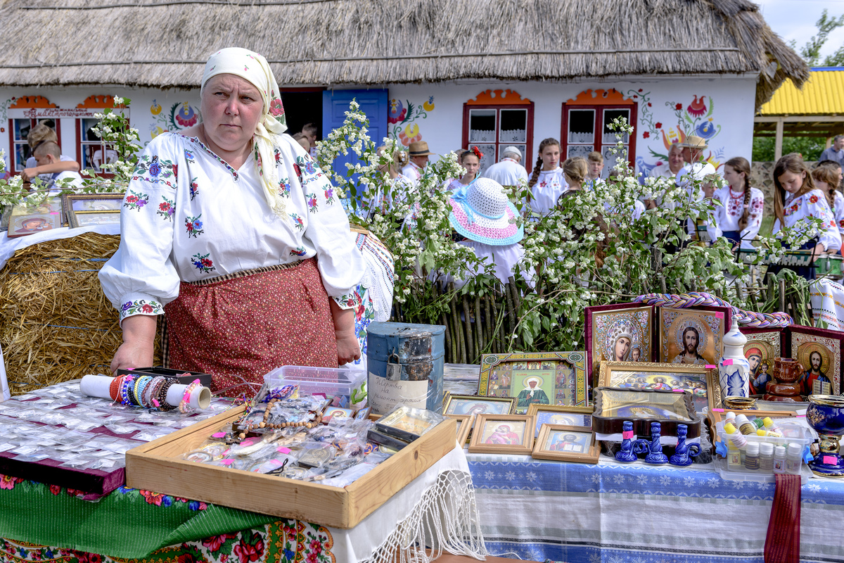 Продавец сувениров