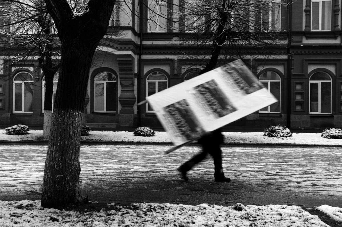 Сергій Лесів / рознощик афіш