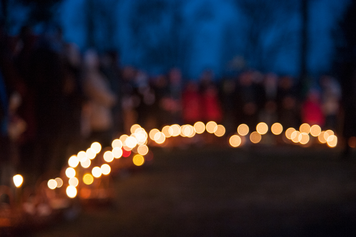 на Великдень