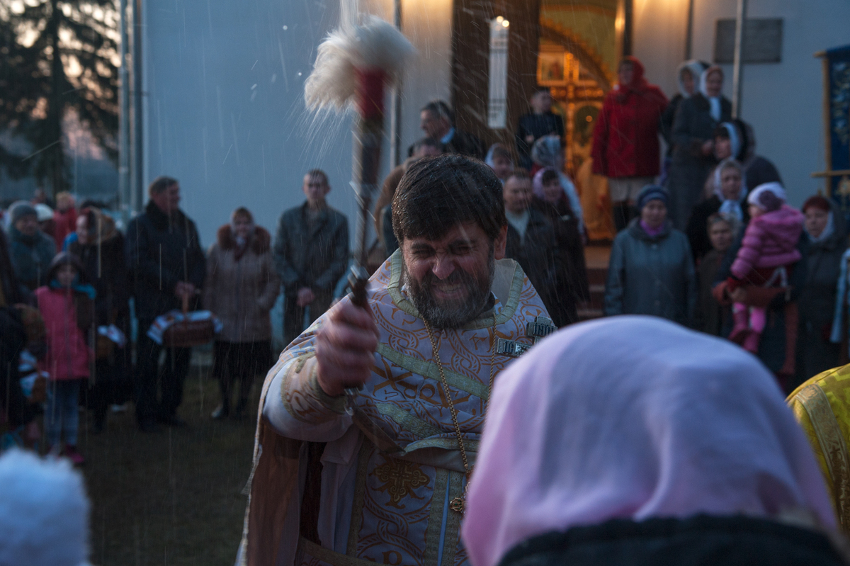 на Великдень