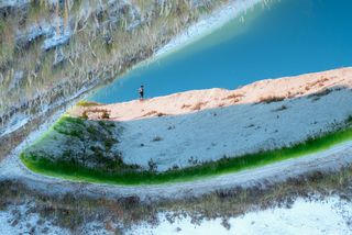 Девушка и озеро