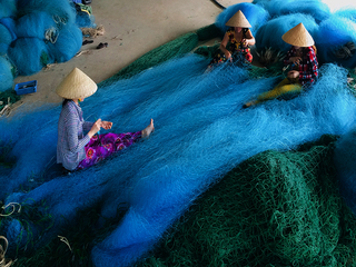 Knitting net together