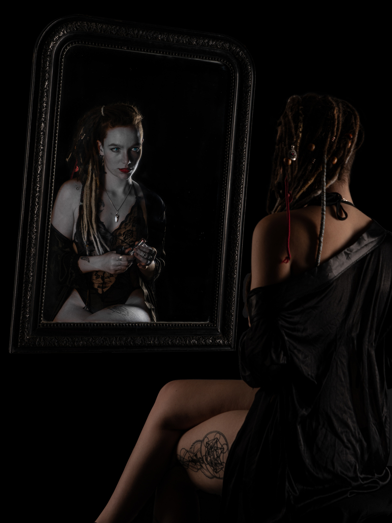 The mirror of Dana 01