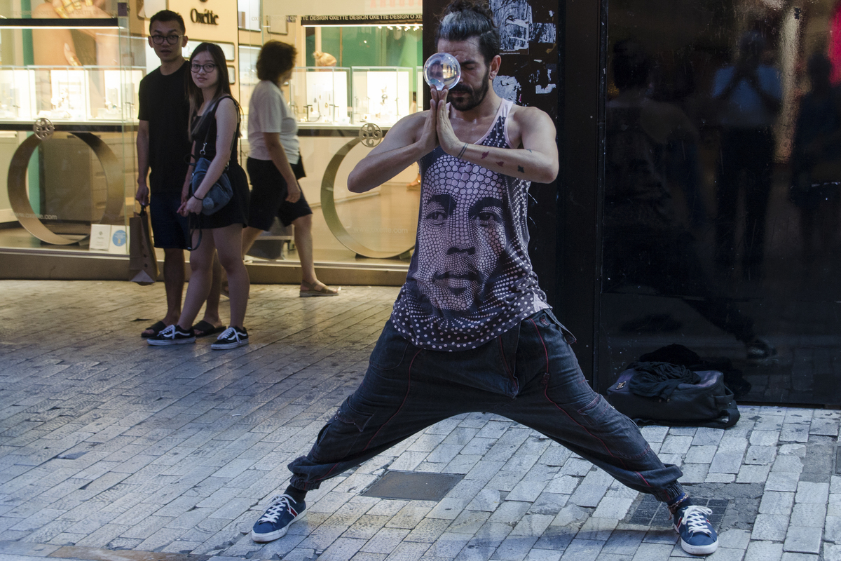 Playing with a crystal ball for money LR-5596