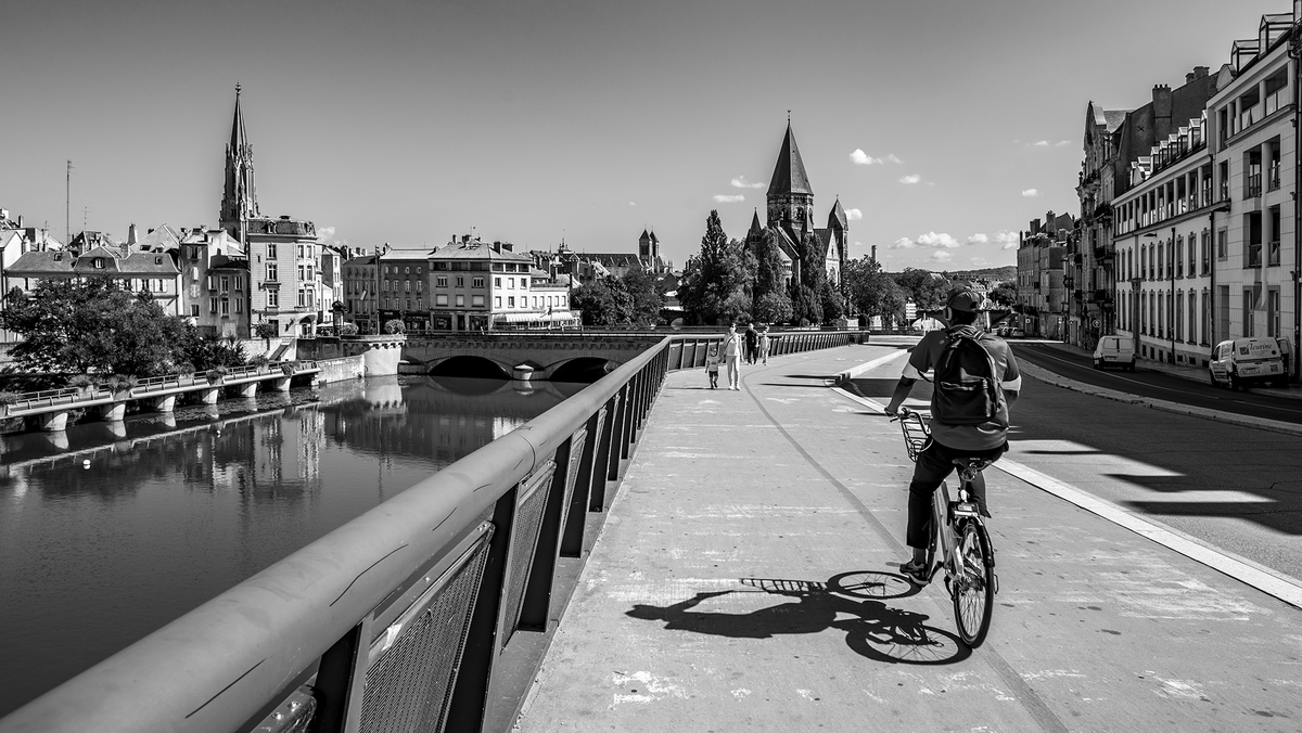 METZ A BICYCLETTE