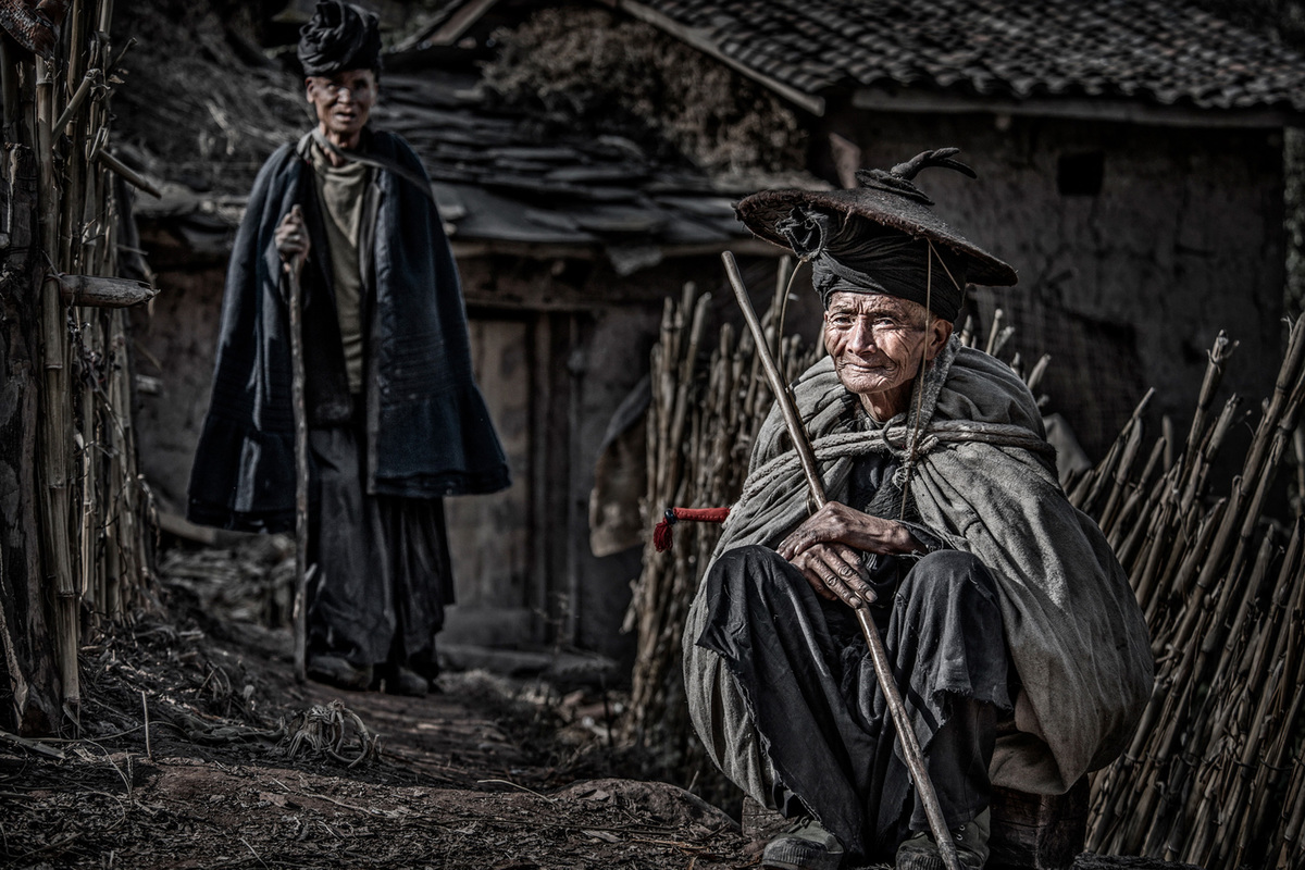 Yi nationality old man 1