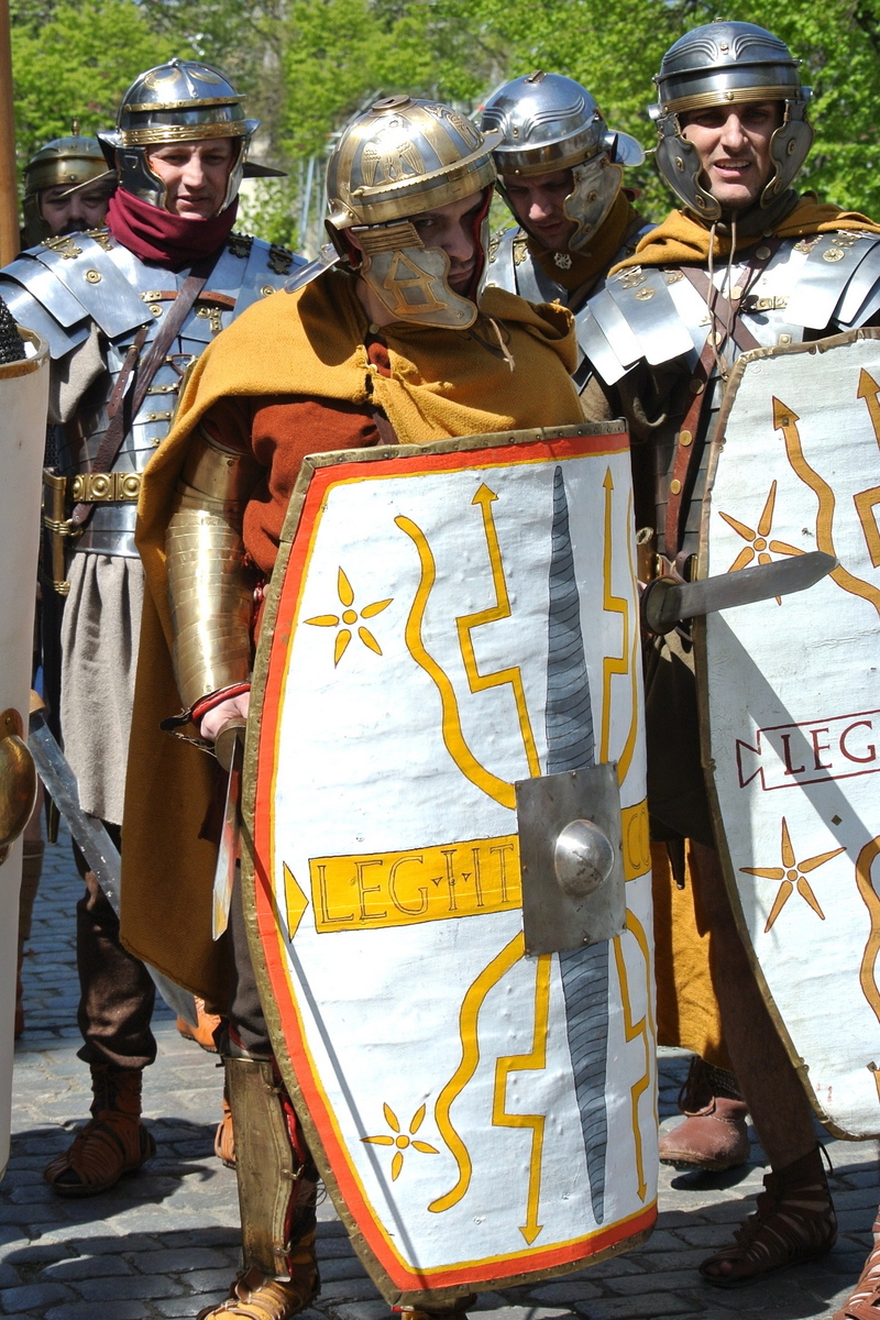 Реконструкция...лагерь римских легионеров