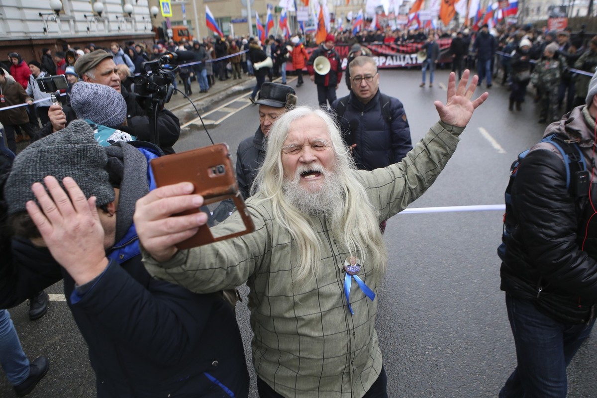 шествие в память немцова