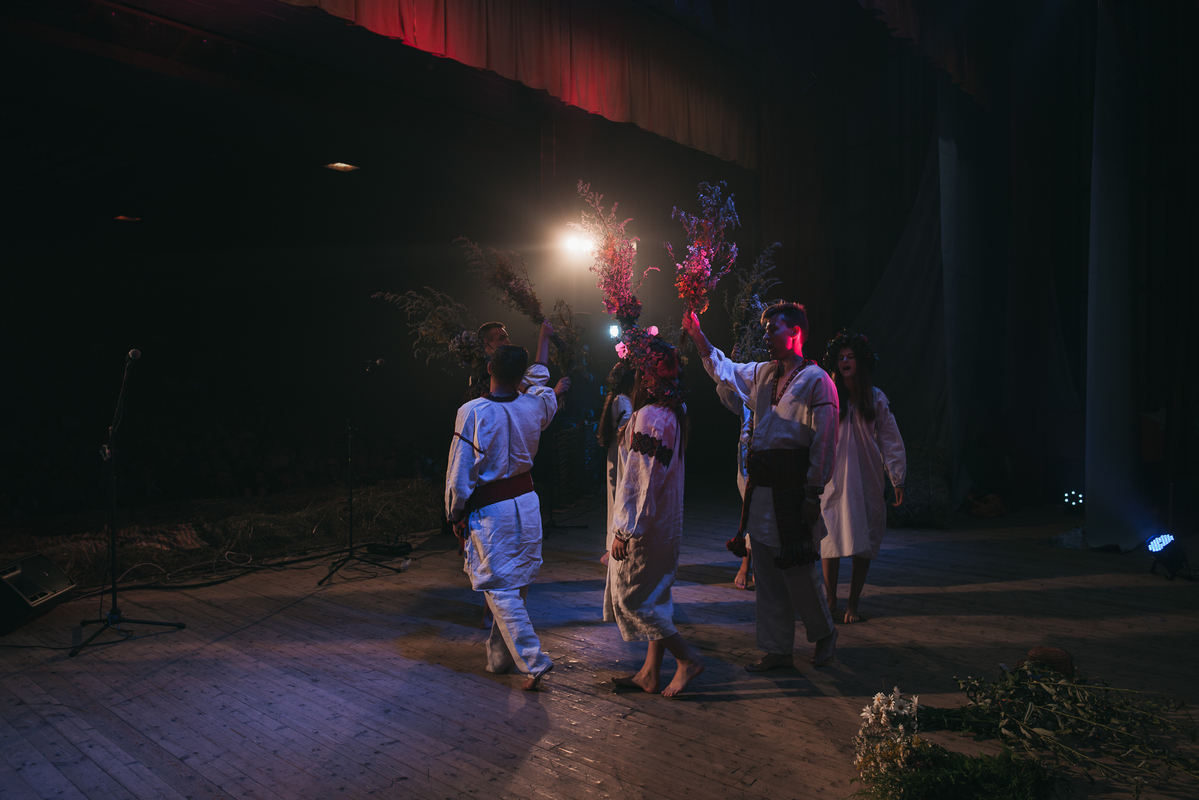 Ой на івана, ой на купала..