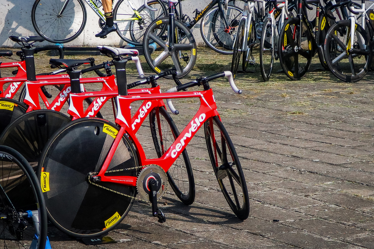 Blue line of velodrom 3