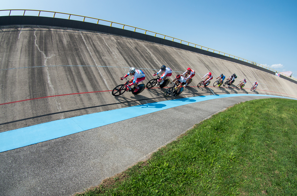 Blue line of velodrom 4