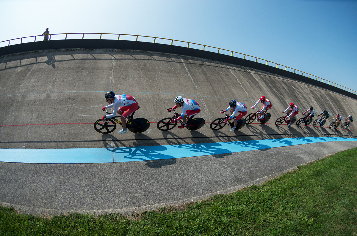 Blue line of velodrom 7