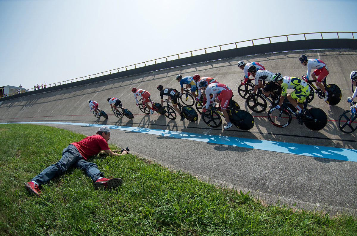 Blue line of velodrom 8