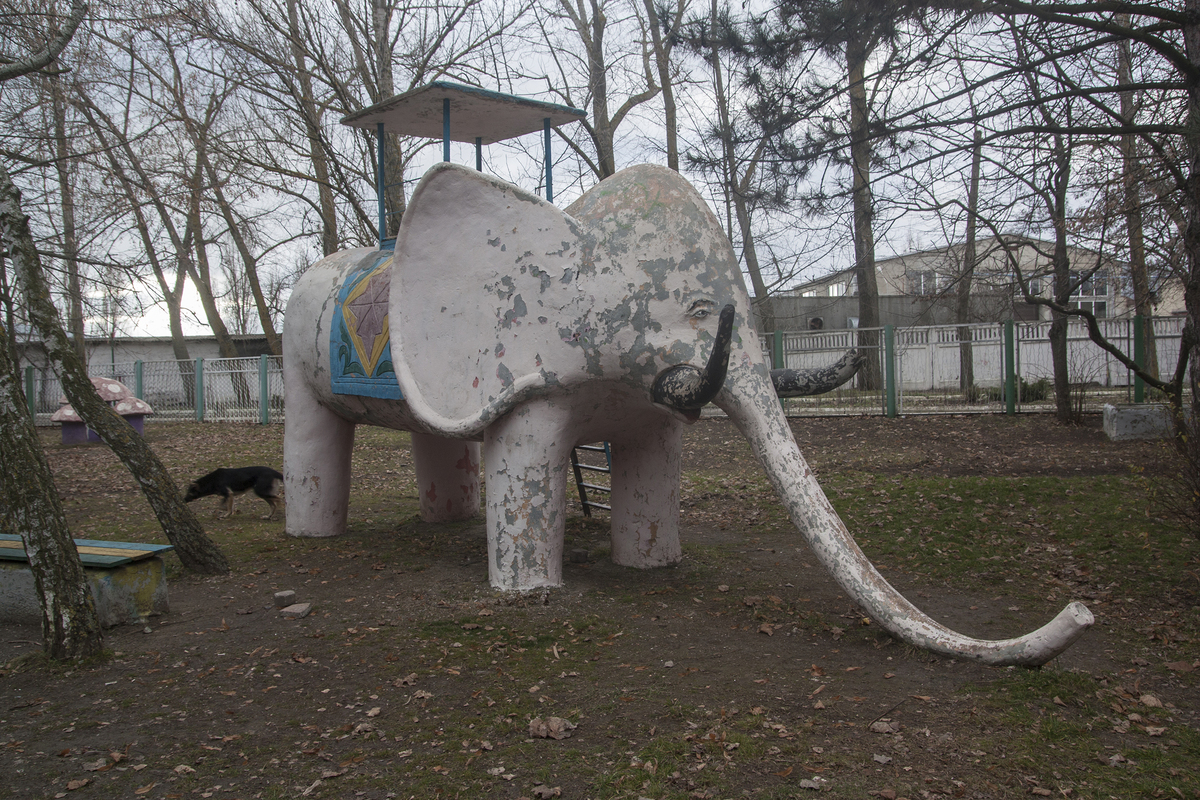 «Мертвий сезон». Серія