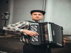 Рівненський акордеоніст