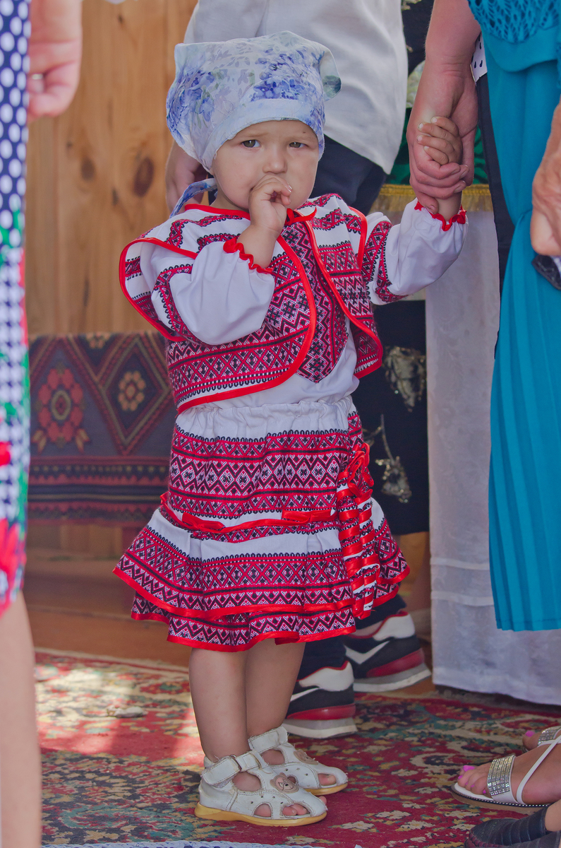 Маленька україночка