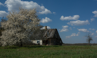 Життя прожити