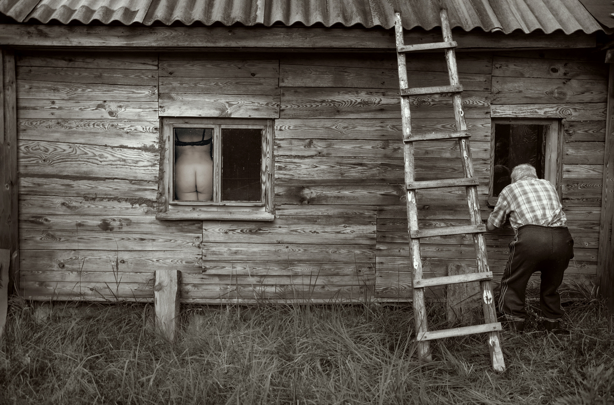 ПОДГЛЯДЫВАЕМ