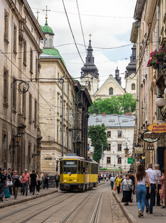 Вулицями Львова