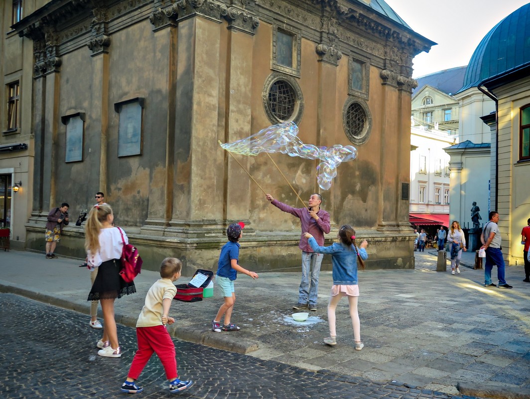 Улицами Львова