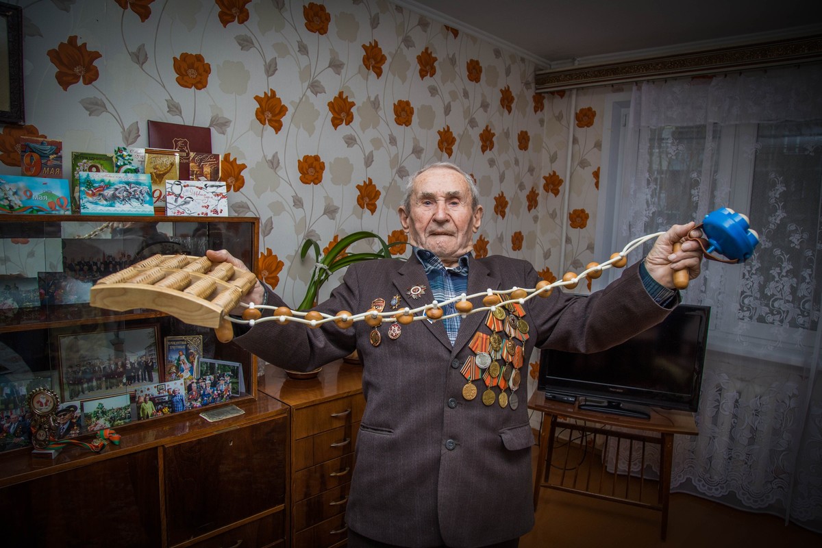 Вековой боец по жизни