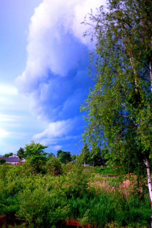 хмарка накриває