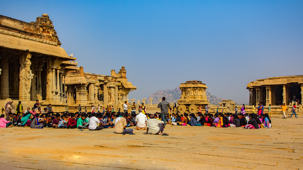 Listening the History