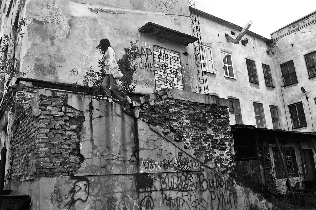 Что заброшено время забирает. Серия 6