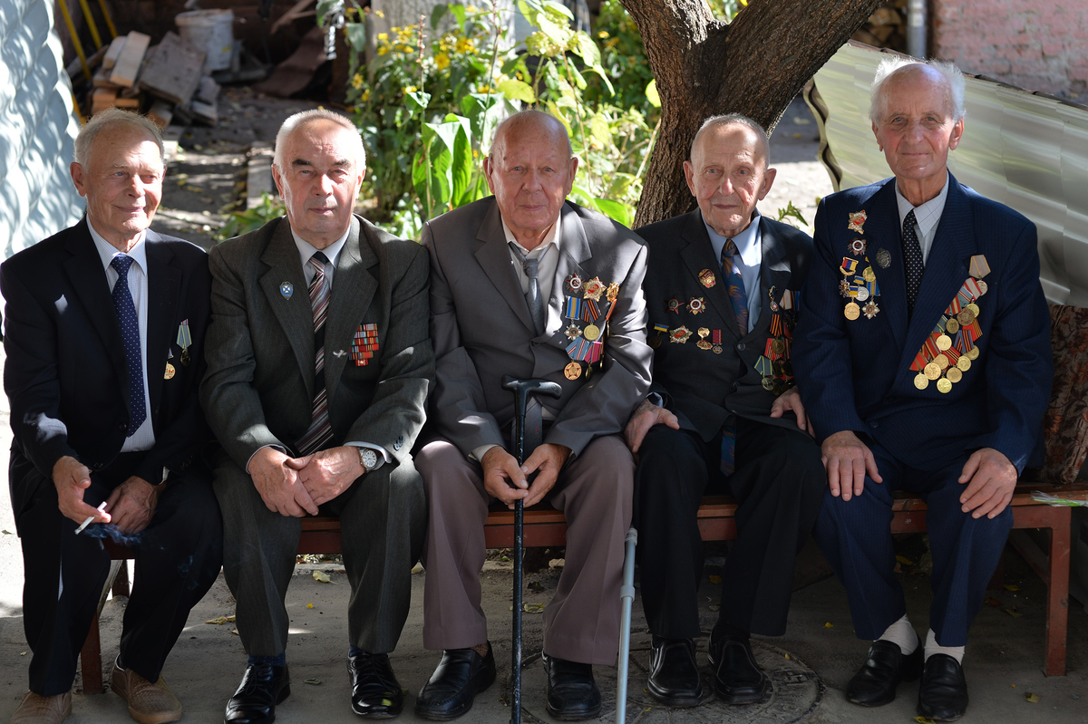 Брати по зброї