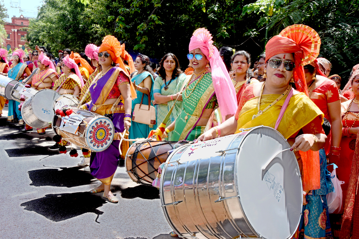 LADIES DRUMMERS