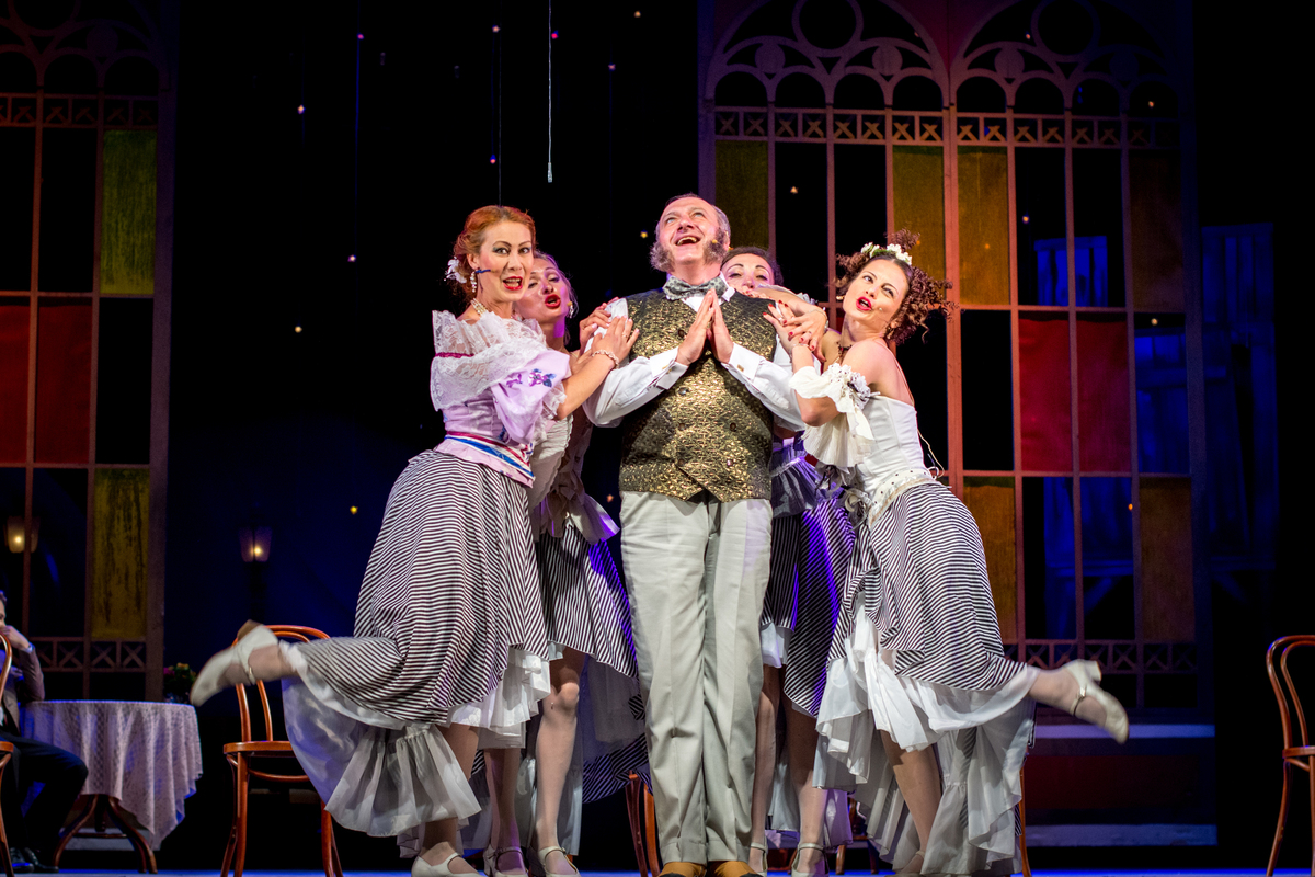 Свадьба. Подружки невесты и папа