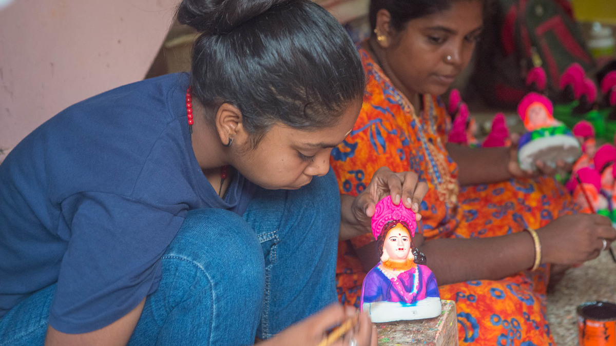 Learning under watchful eyes