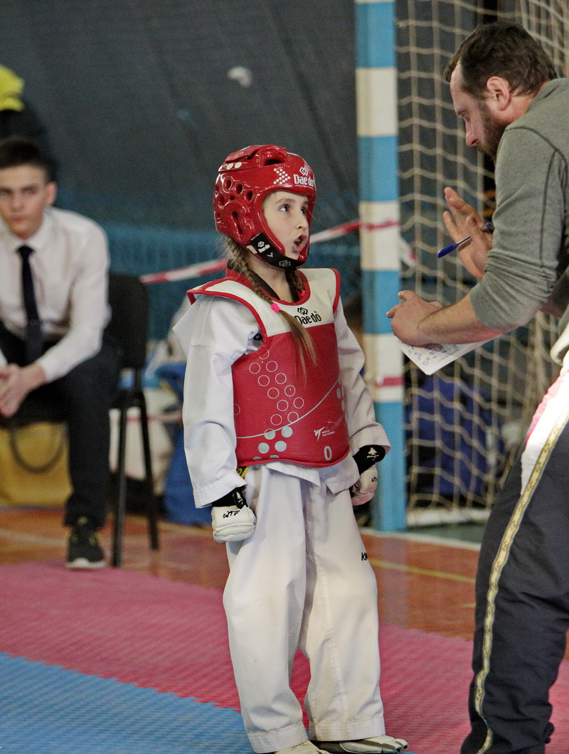 Атакуй першою!