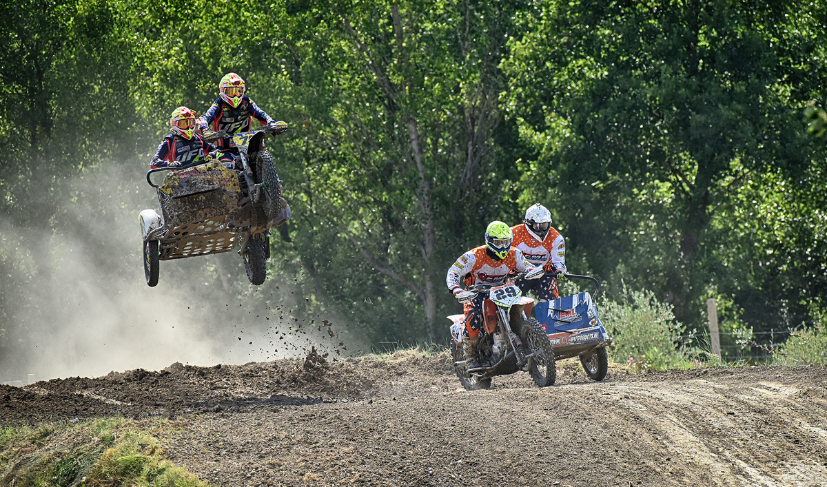 Sidecar cross jumps