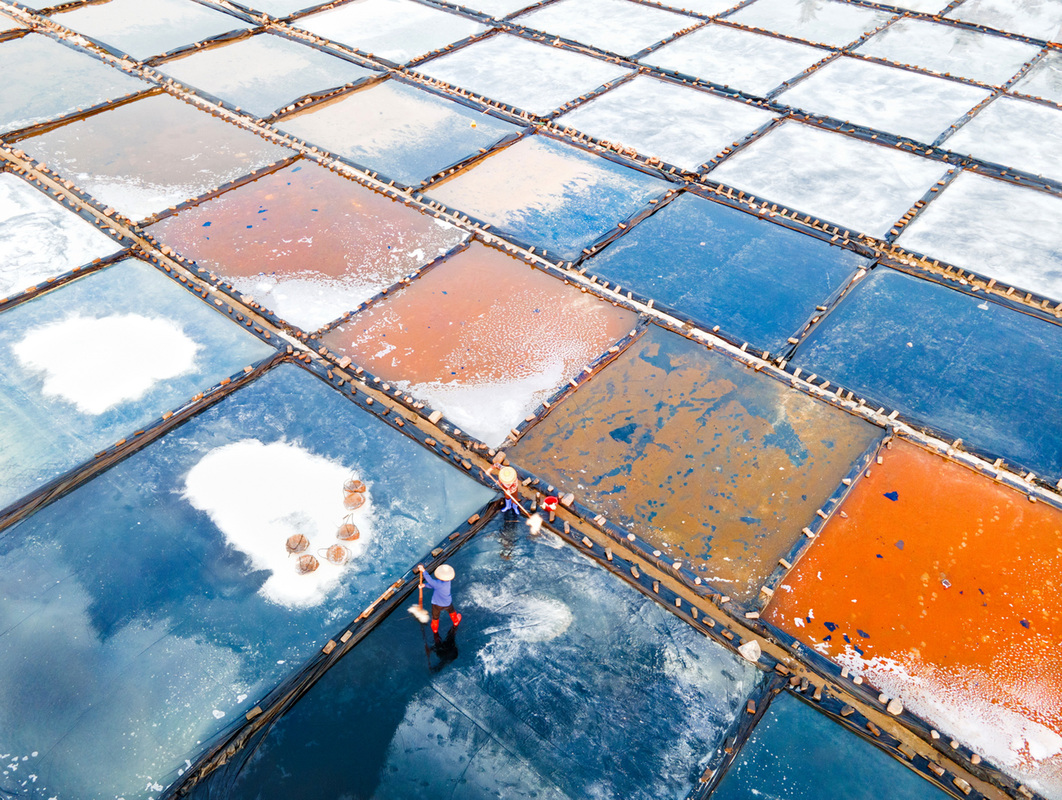 Color salt field