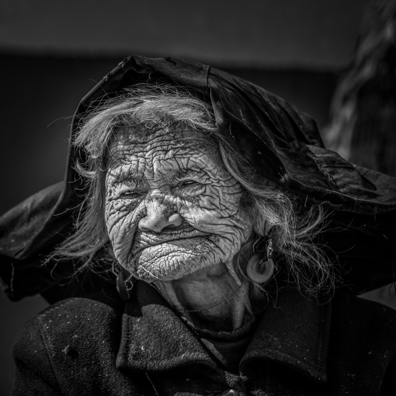 Yi nationality old woman 1