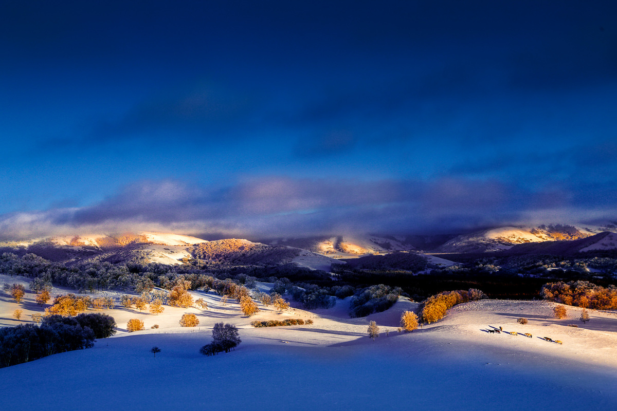 The dawn of snowfield