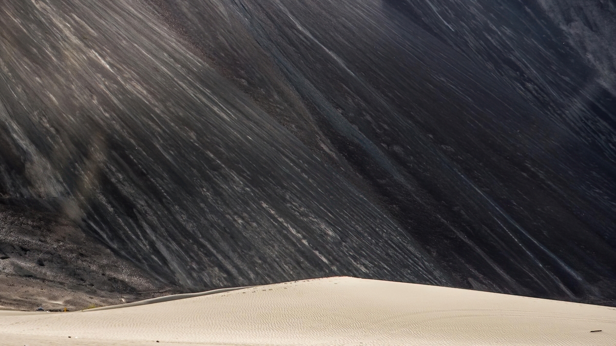 Desert meets mountain