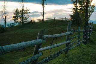 «Зайшло сонце за горами»...