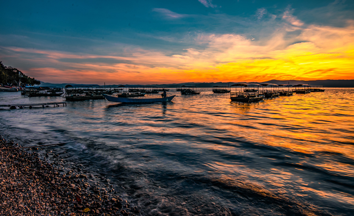 Sunrise on the harbor
