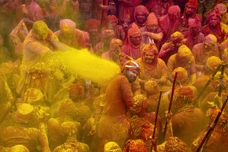 Holi Men