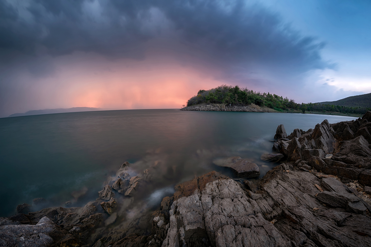 INCOMING THUNDERSTROM