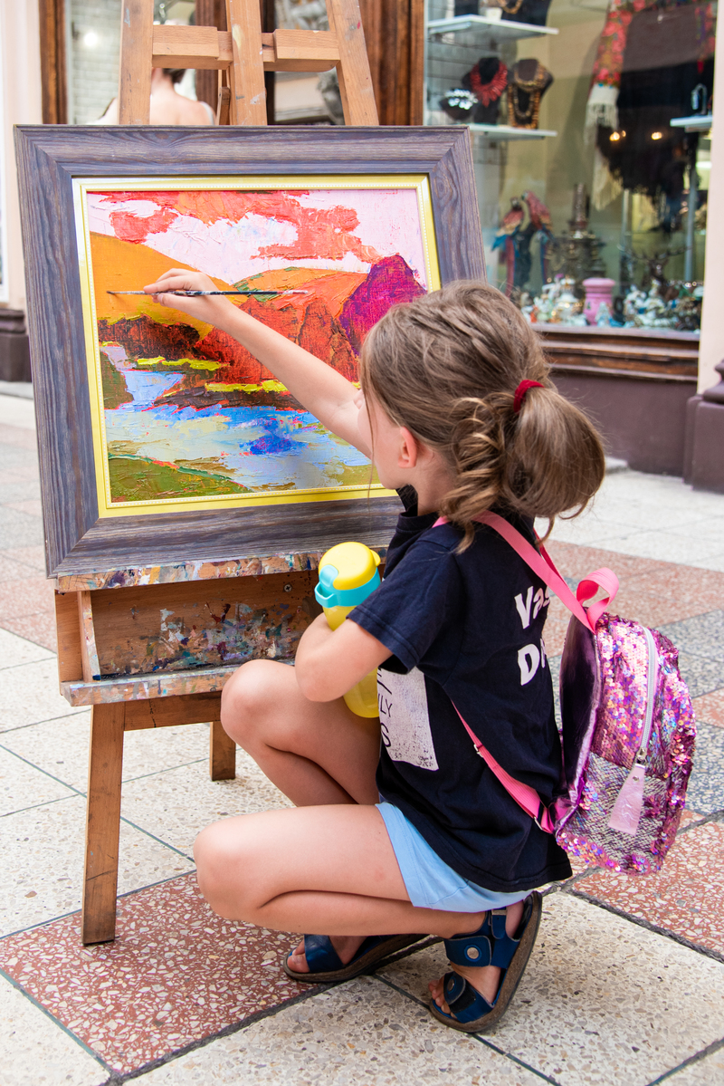 Маленька художниця.