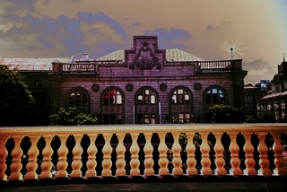 Постмодерн (Киев, скан, ломо, обработка)