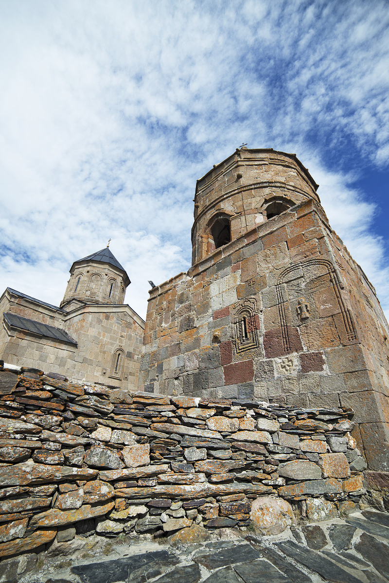 Торкаючись неба