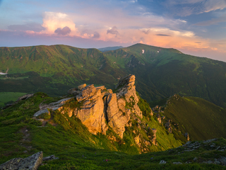 Світанок на Вухатому камені
