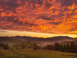 Палаюче небо Закарпаття