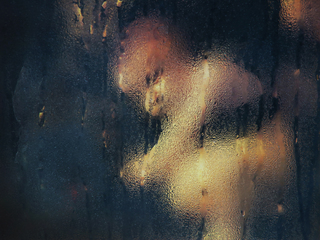 сквозь стекло